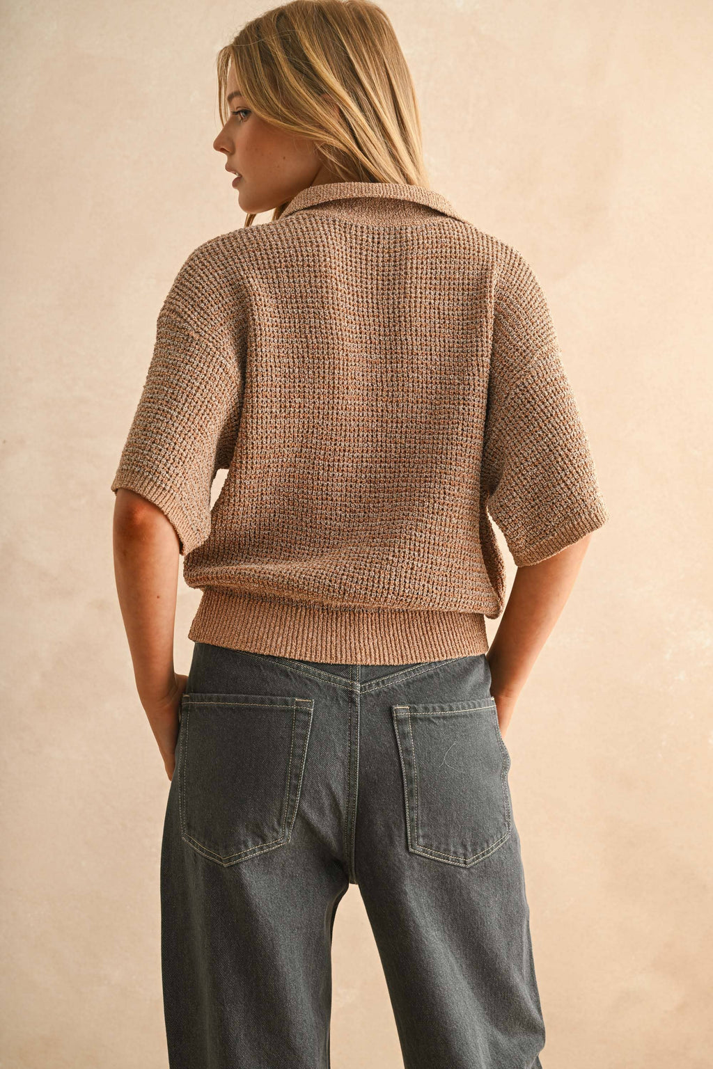 COLLARED KNITTED TOP