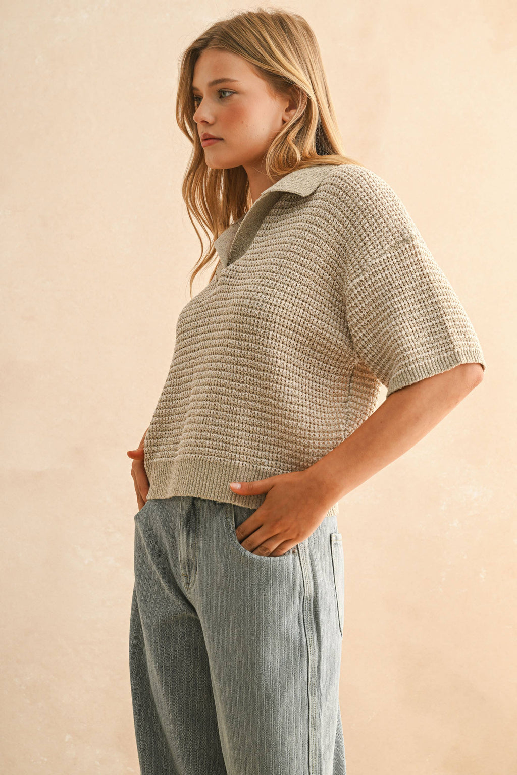 COLLARED KNITTED TOP