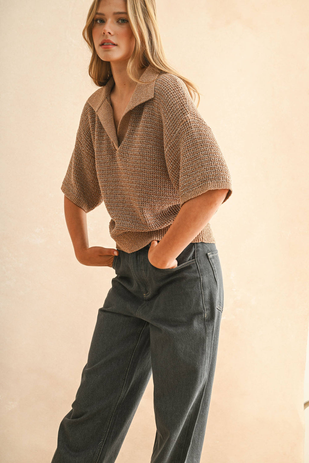 COLLARED KNITTED TOP