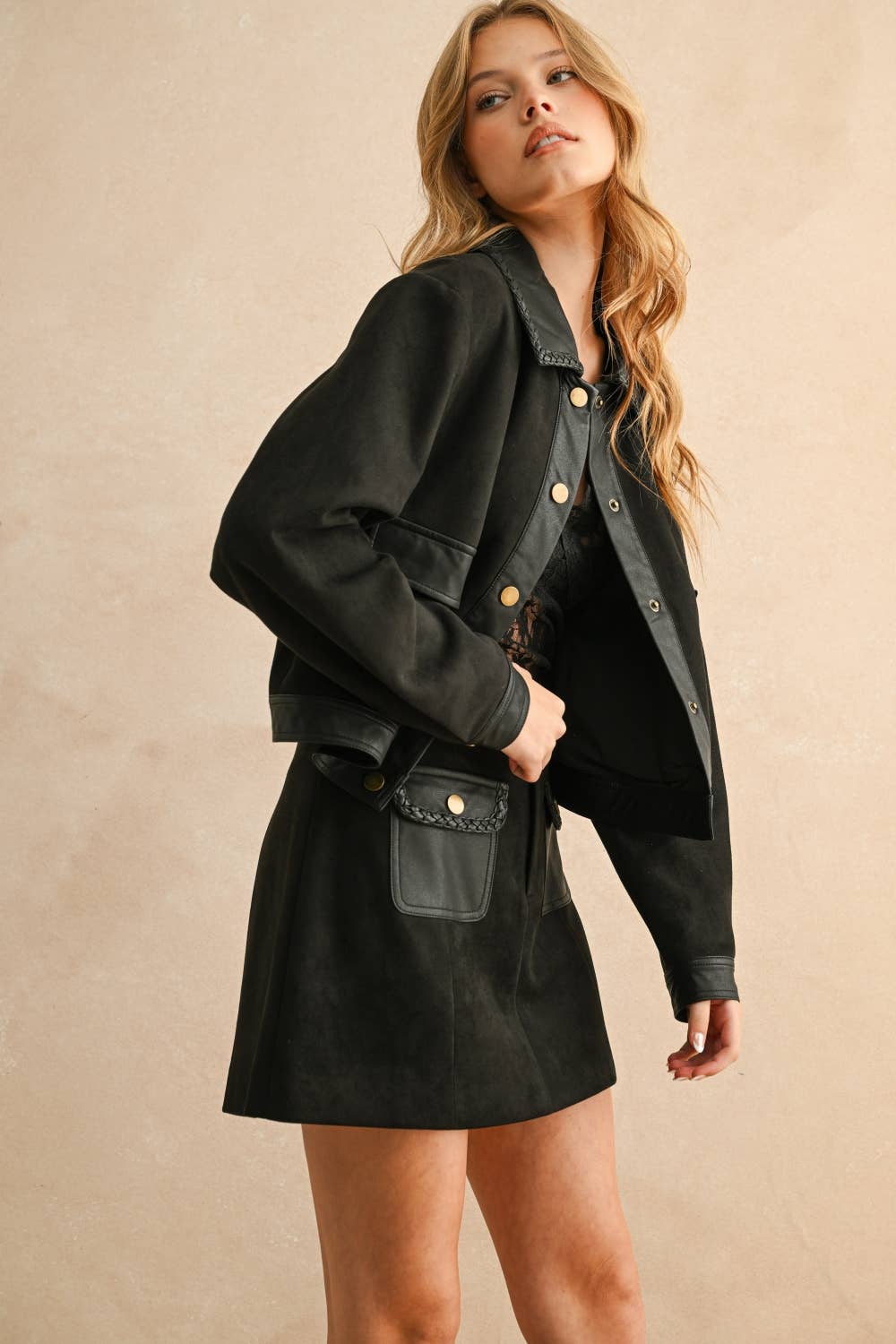 SUEDE WITH PLEATER CONTRASTED SKIRT