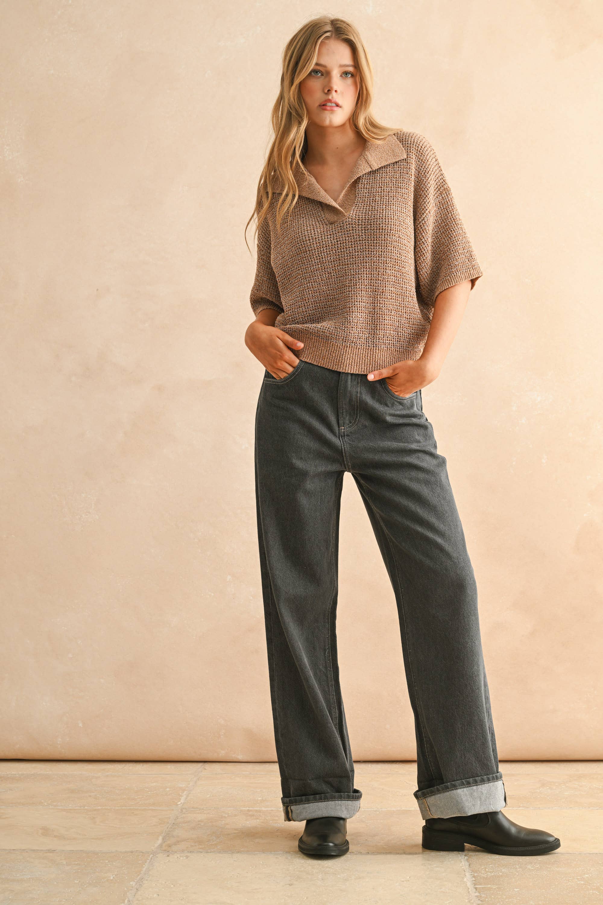 COLLARED KNITTED TOP