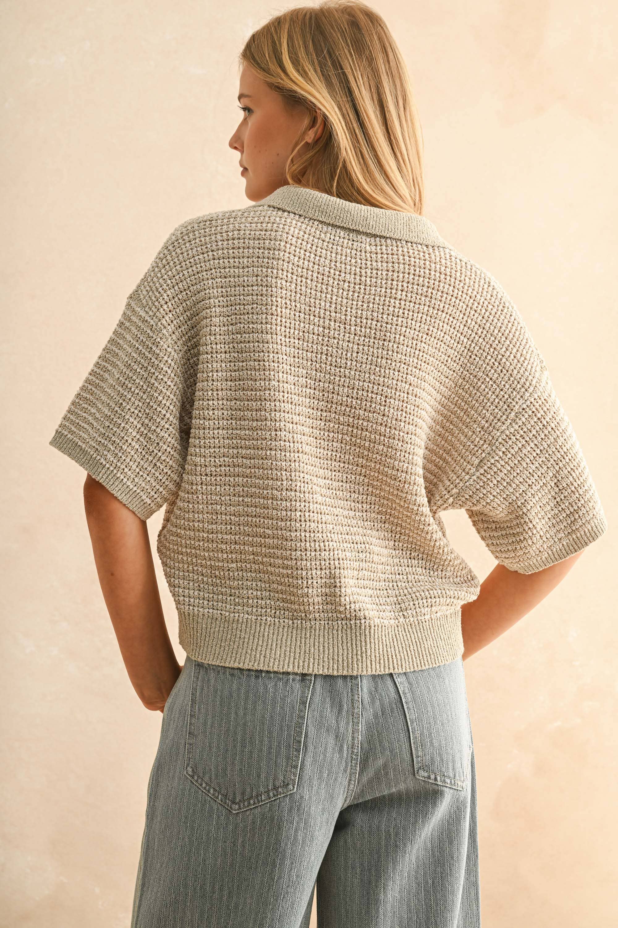 COLLARED KNITTED TOP