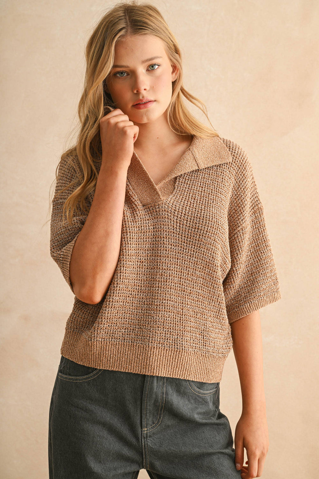 COLLARED KNITTED TOP